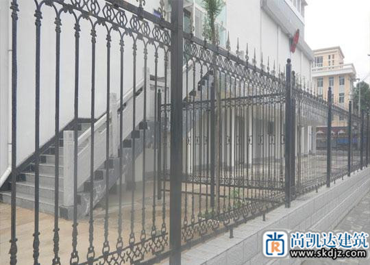 铁艺栏杆