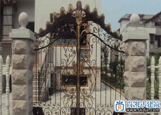  铁艺大门