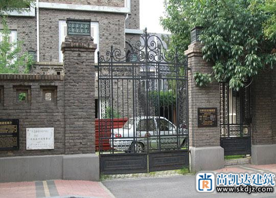  铁艺大门