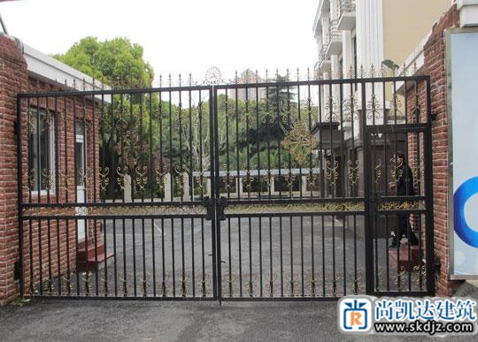  铁艺大门